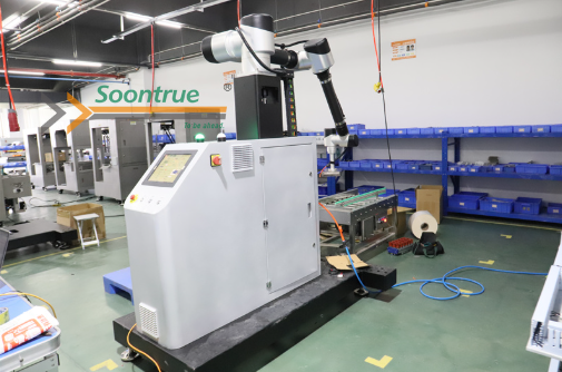collaborative robot cartoning machine
